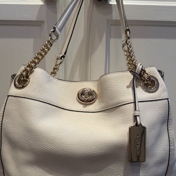 Pristine COACH White Ivory Pebbled Leather Turnlock Edie Handbag - Picture 4 of 16